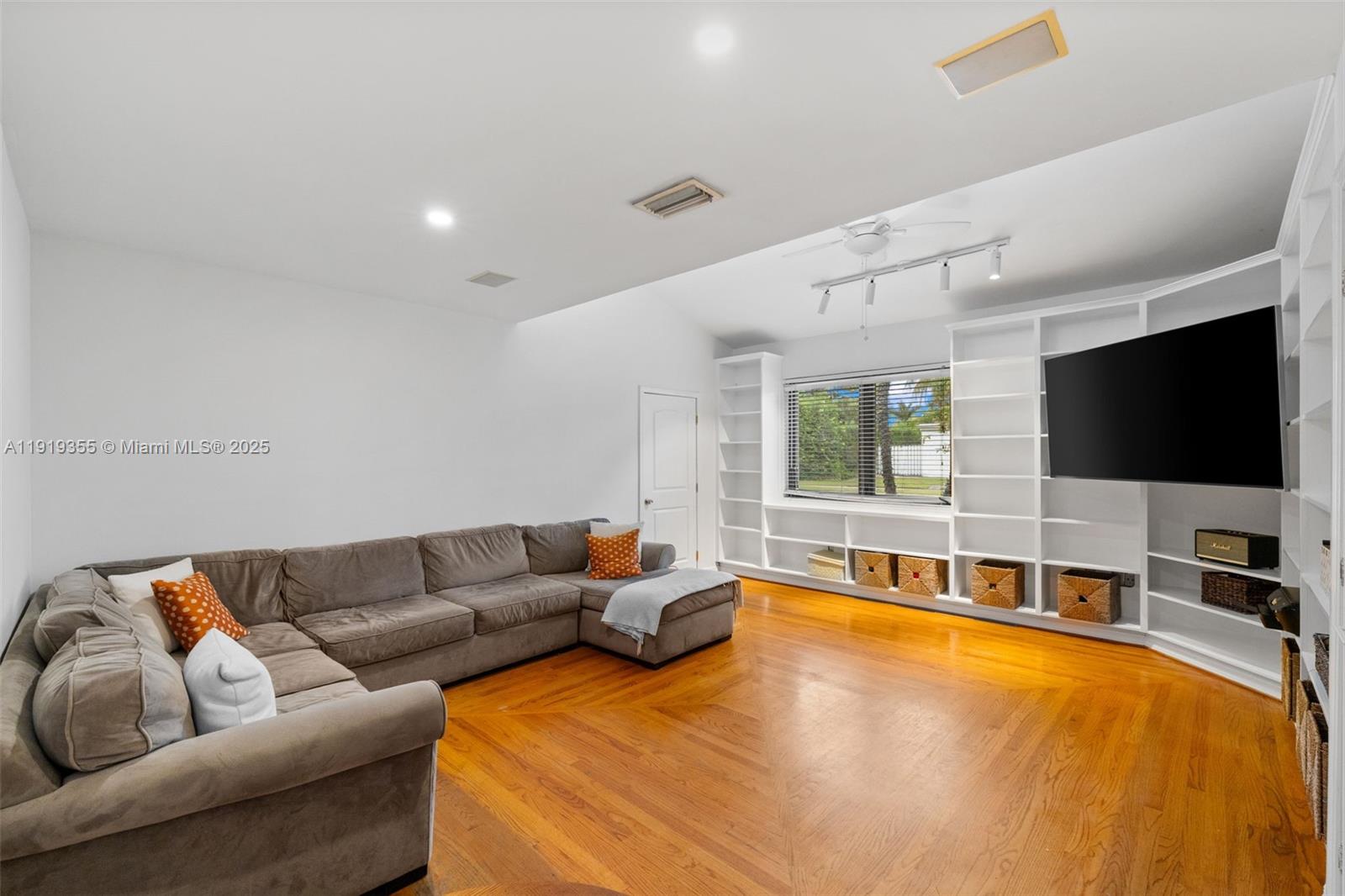 BEACH VIEW ADDN - Residential