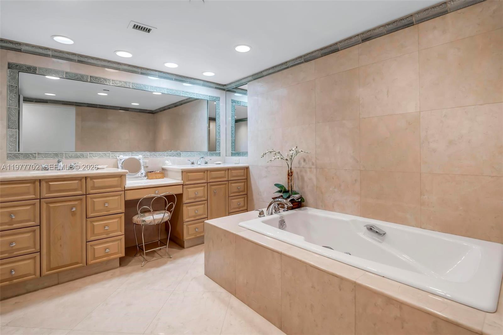 TURNBERRY ISLE NORTH - Residential