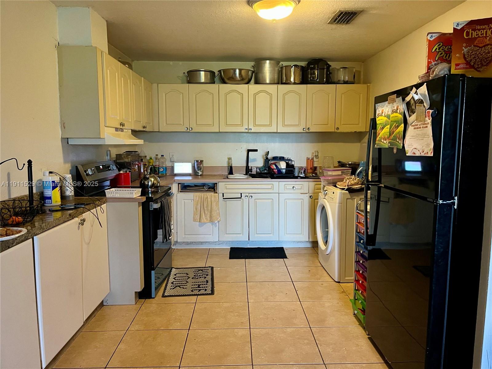 DEL PRADO GARDENS SEC 2 - Residential