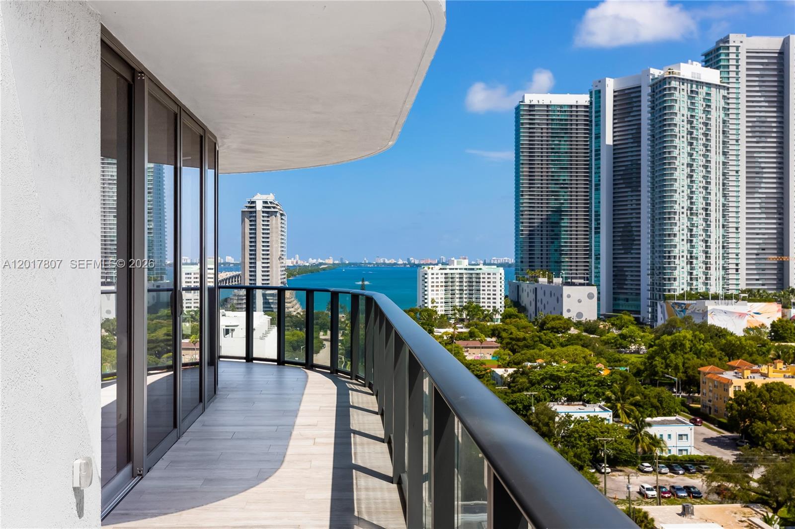 121 NE 34th St 1204