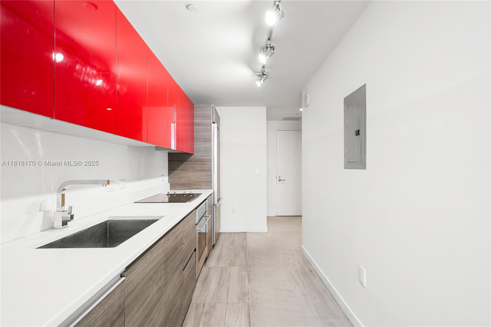 1100 MILLECENTO RESIDENCE - Residential