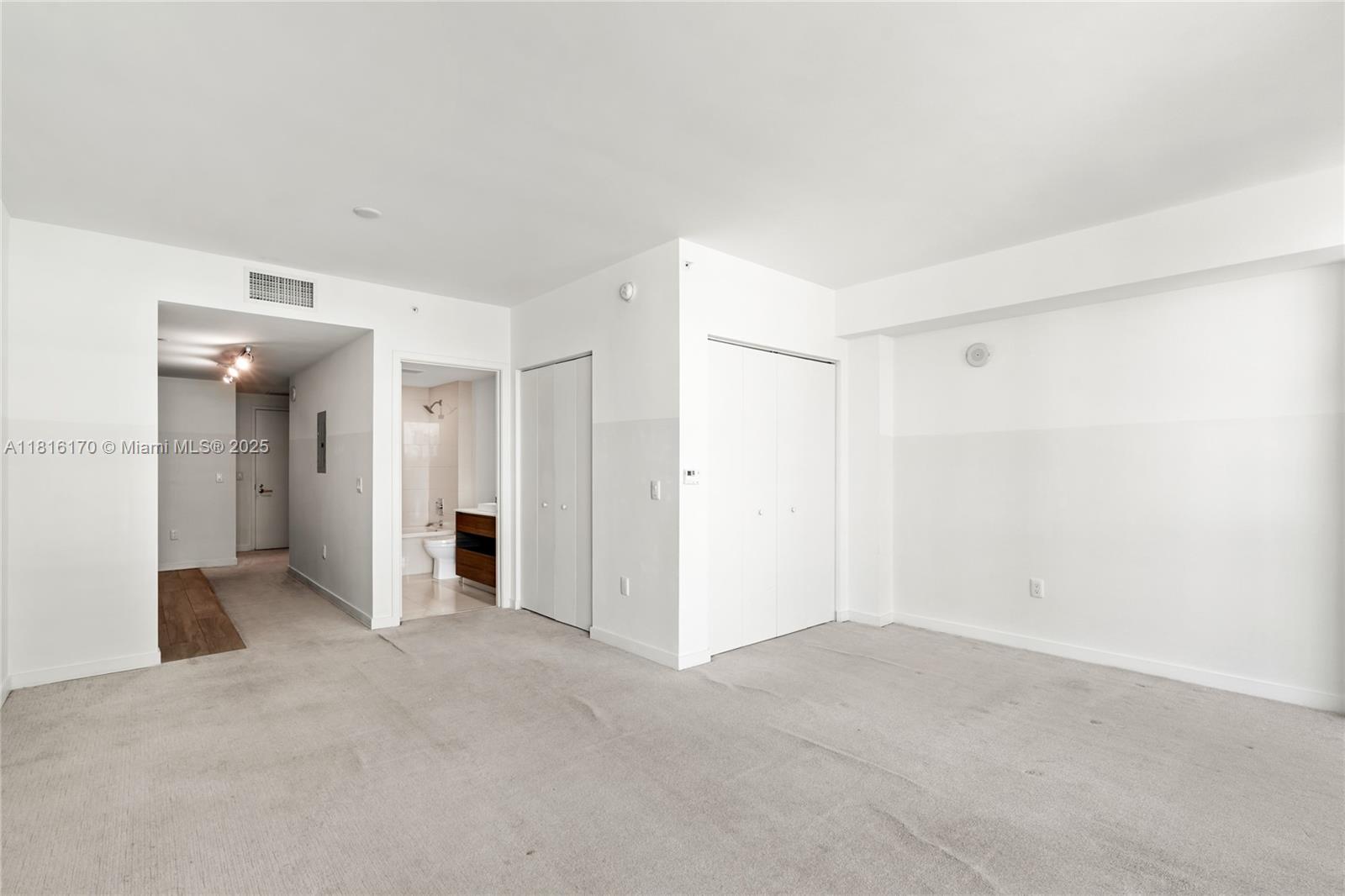 1100 MILLECENTO RESIDENCE - Residential