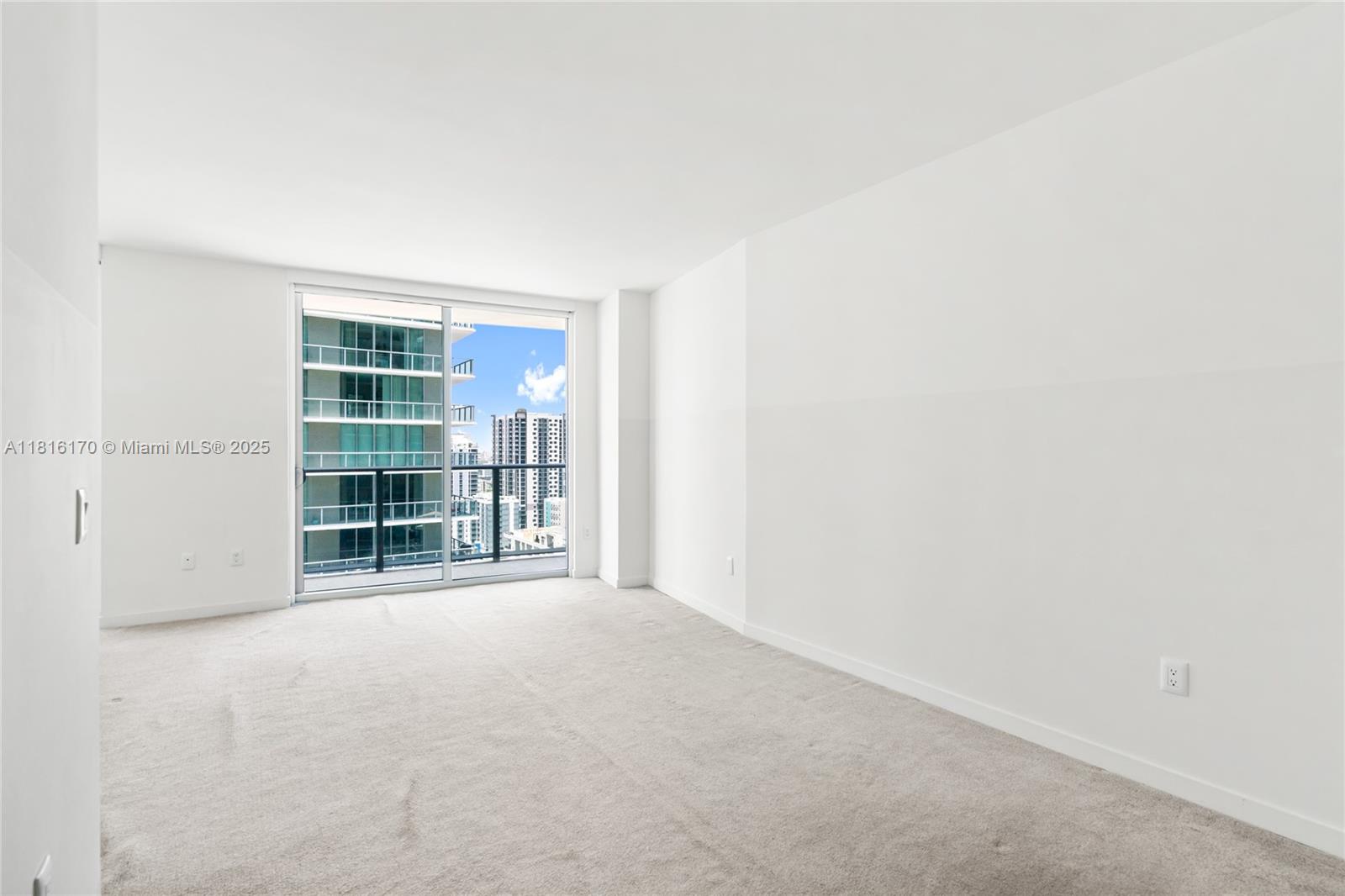 1100 MILLECENTO RESIDENCE - Residential