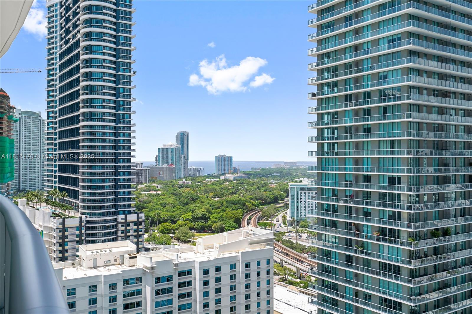 1100 MILLECENTO RESIDENCE - Residential