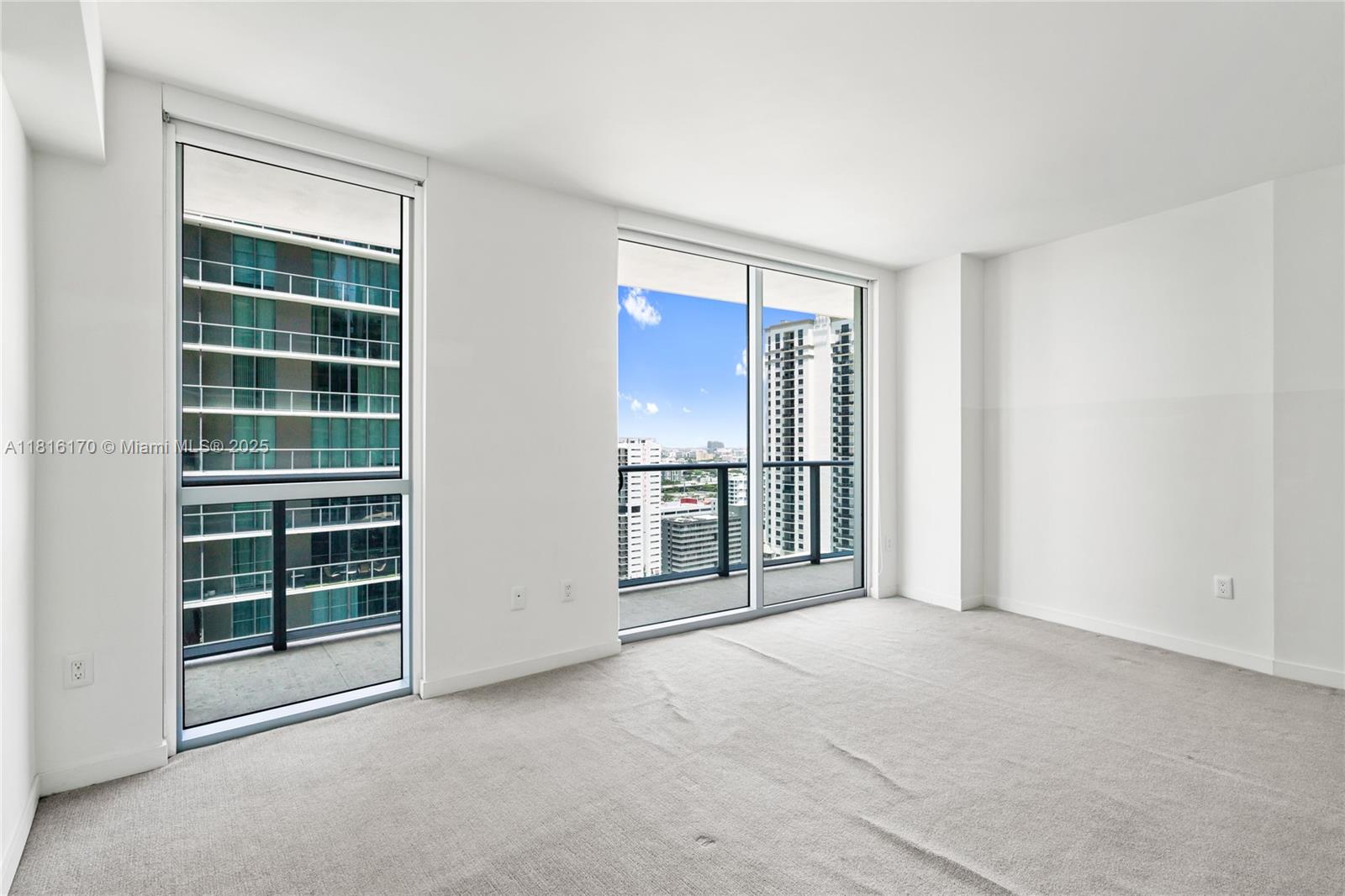 1100 MILLECENTO RESIDENCE - Residential