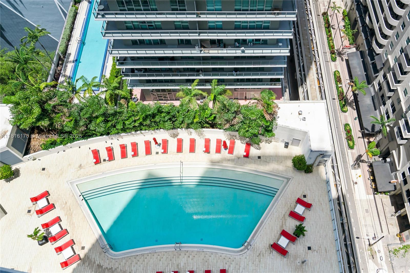 1100 MILLECENTO RESIDENCE - Residential