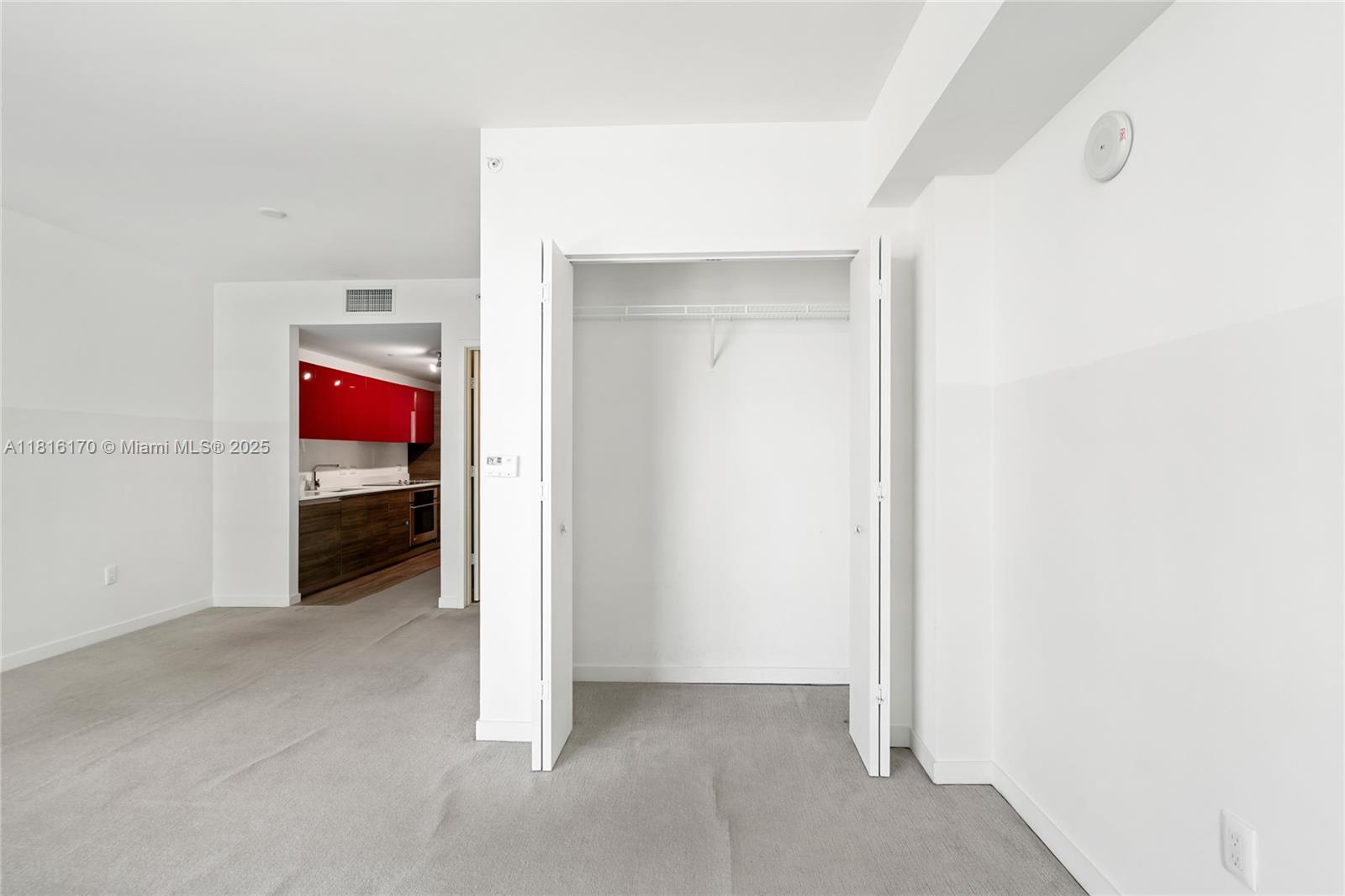 1100 MILLECENTO RESIDENCE - Residential