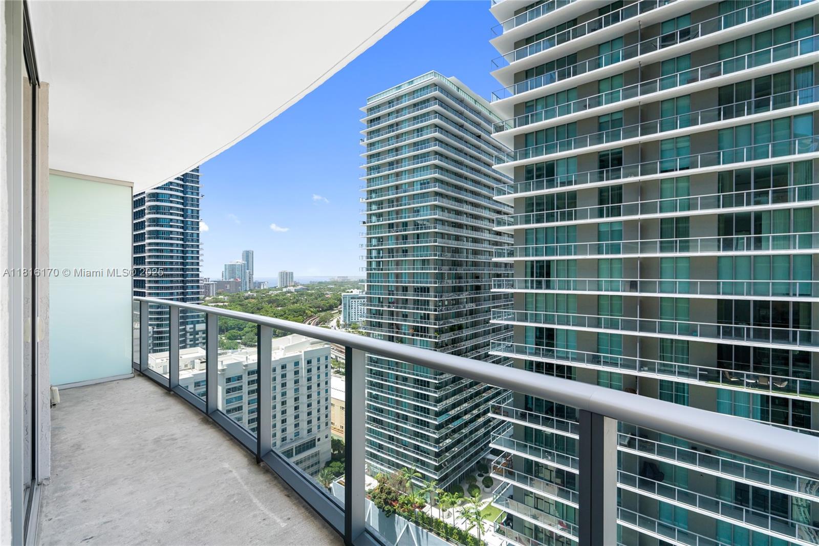 1100 MILLECENTO RESIDENCE - Residential