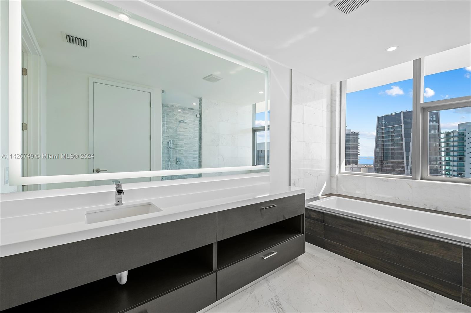 PARAMOUNT MIAMI WORLDCENT - Residential