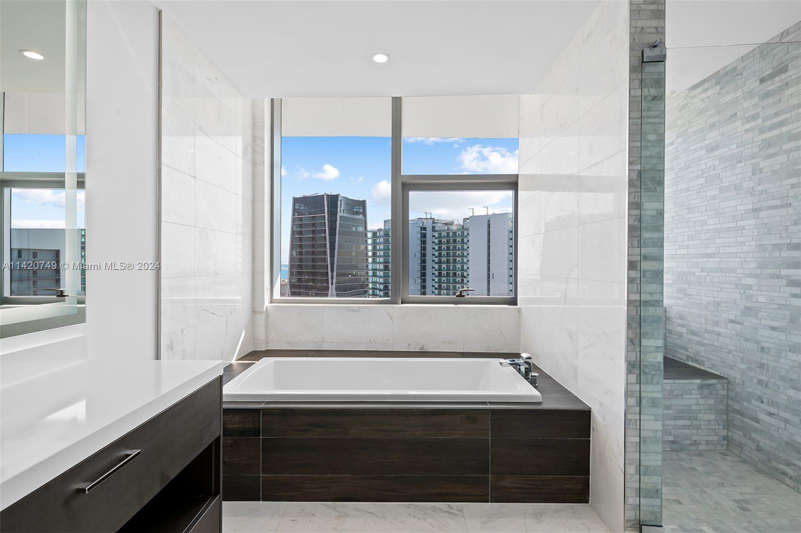 PARAMOUNT MIAMI WORLDCENT - Residential