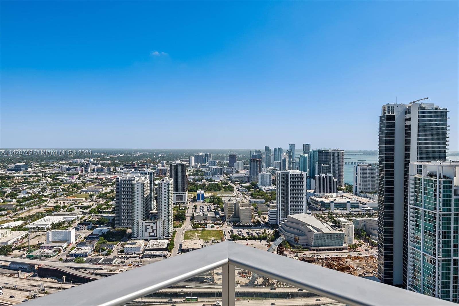 PARAMOUNT MIAMI WORLDCENT - Residential