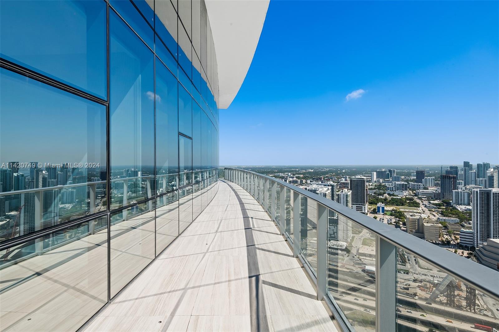 PARAMOUNT MIAMI WORLDCENT - Residential