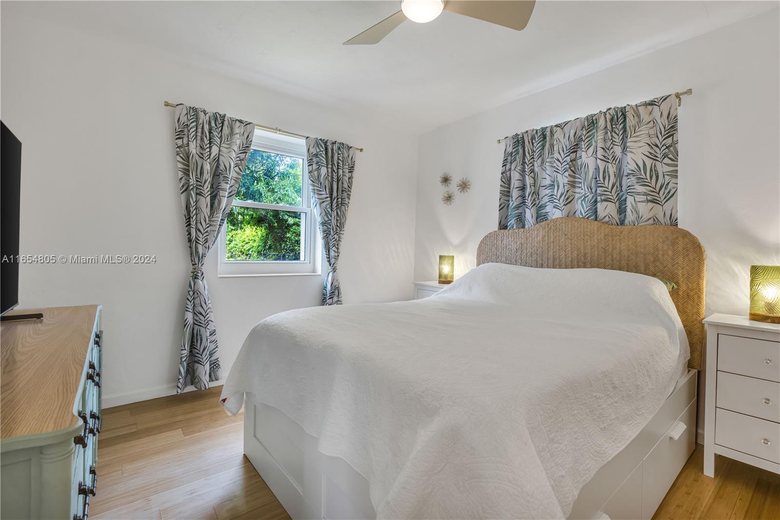 SUNSET TRAILS - Residential