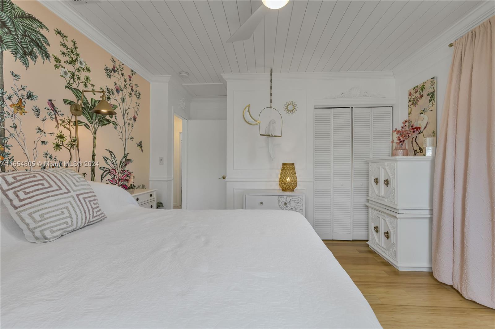 SUNSET TRAILS - Residential