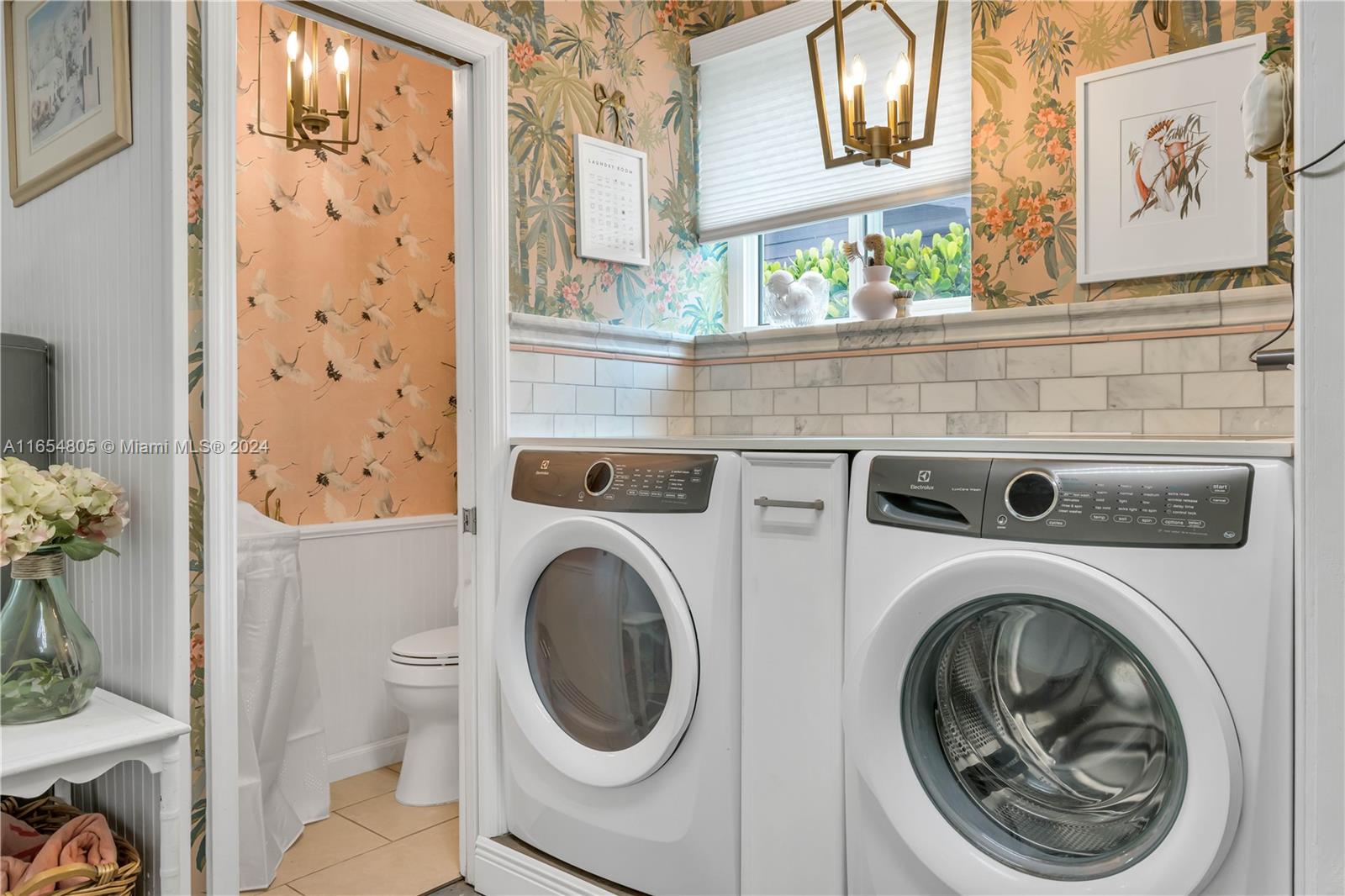 SUNSET TRAILS - Residential