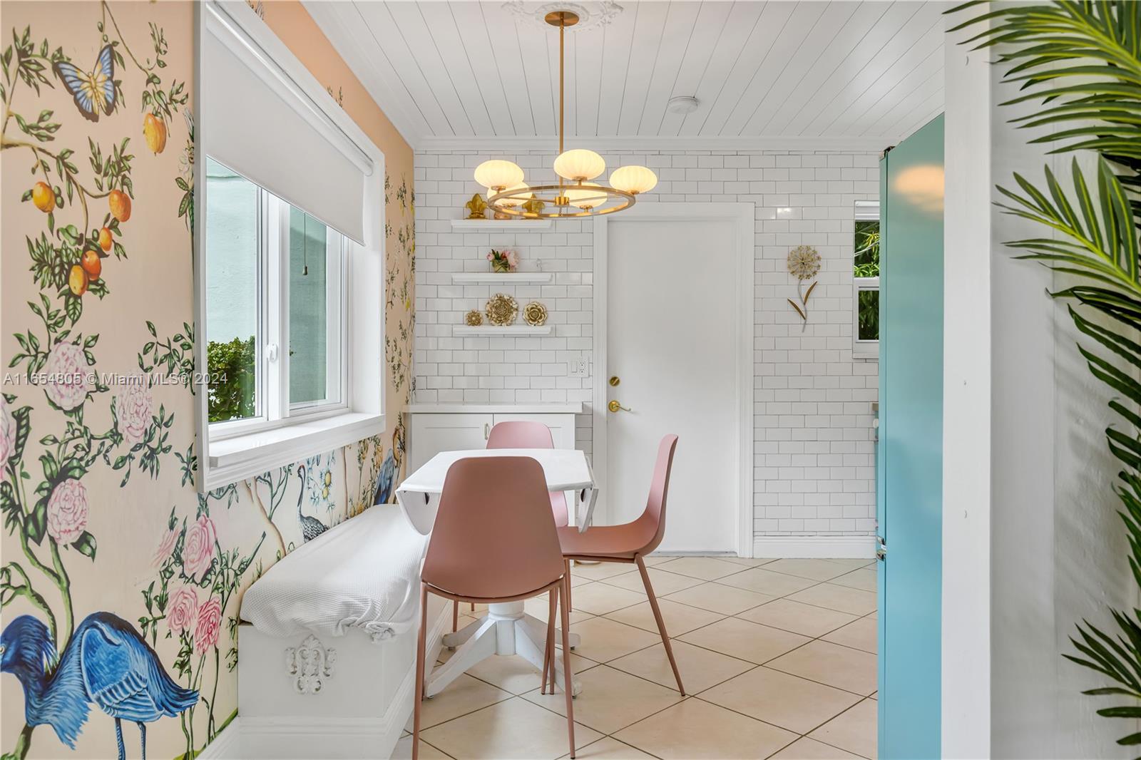 SUNSET TRAILS - Residential