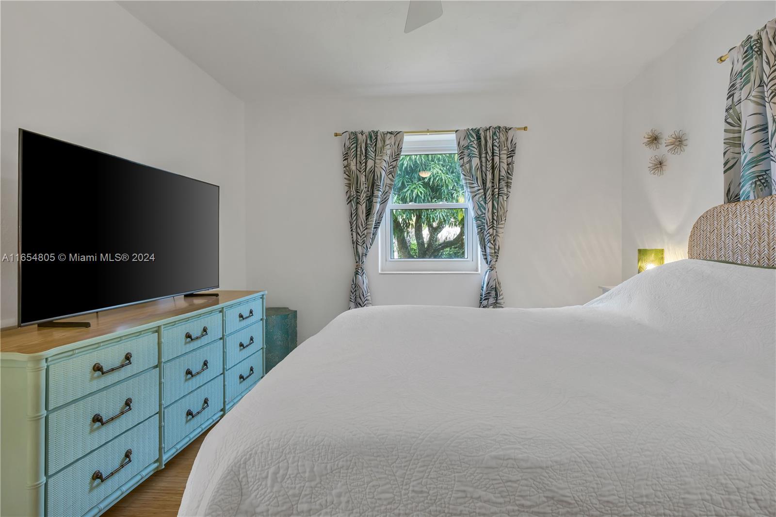 SUNSET TRAILS - Residential