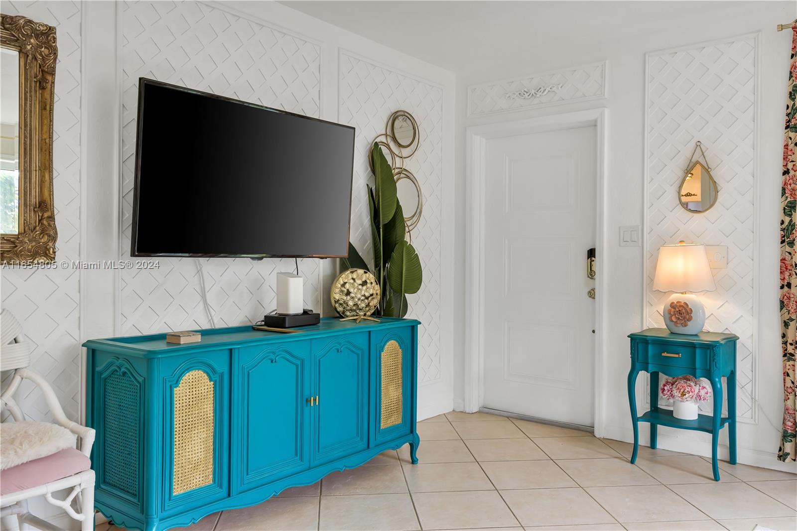 SUNSET TRAILS - Residential