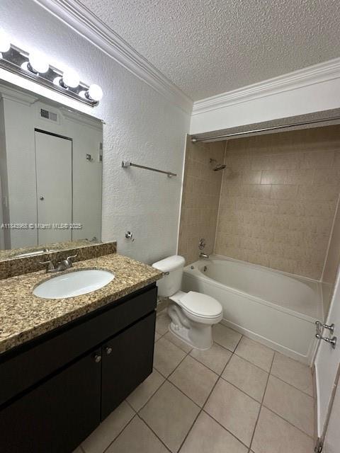 VISTA LAGO AT THE HAMMOCKS - Residential