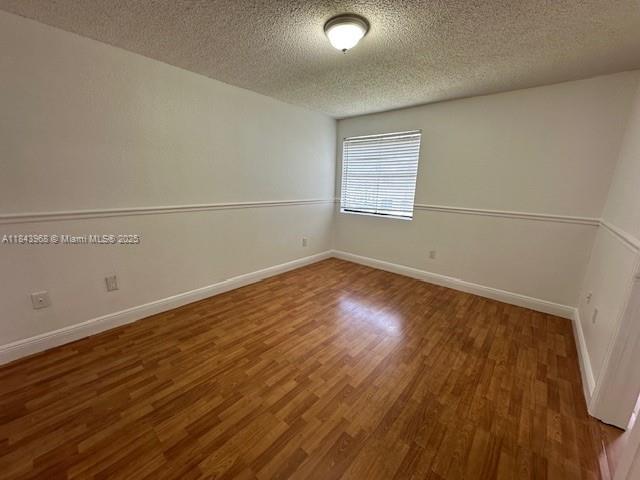 VISTA LAGO AT THE HAMMOCKS - Residential