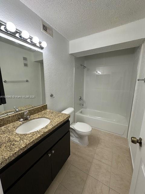 VISTA LAGO AT THE HAMMOCKS - Residential