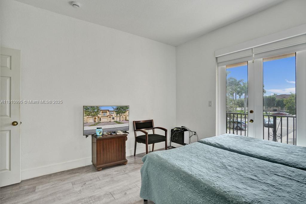 COURTS AT TUSCANY WEST - Residential