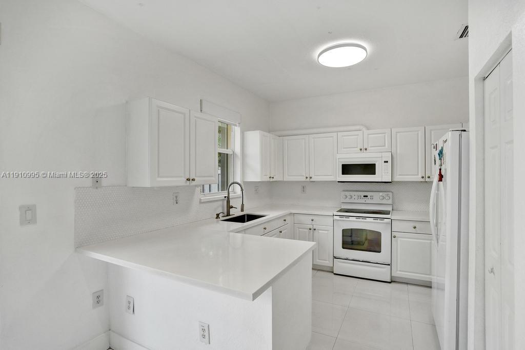 COURTS AT TUSCANY WEST - Residential