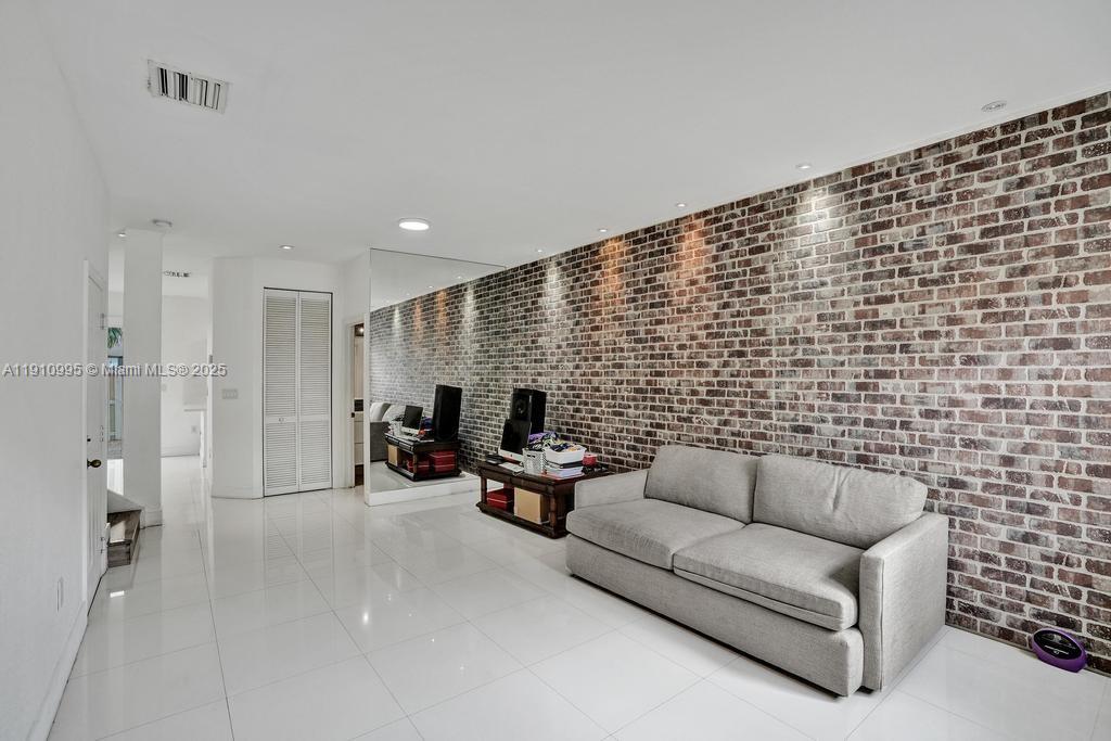 COURTS AT TUSCANY WEST - Residential