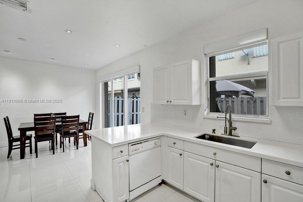 COURTS AT TUSCANY WEST - Residential