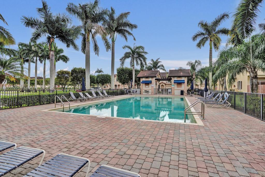 COURTS AT TUSCANY WEST - Residential