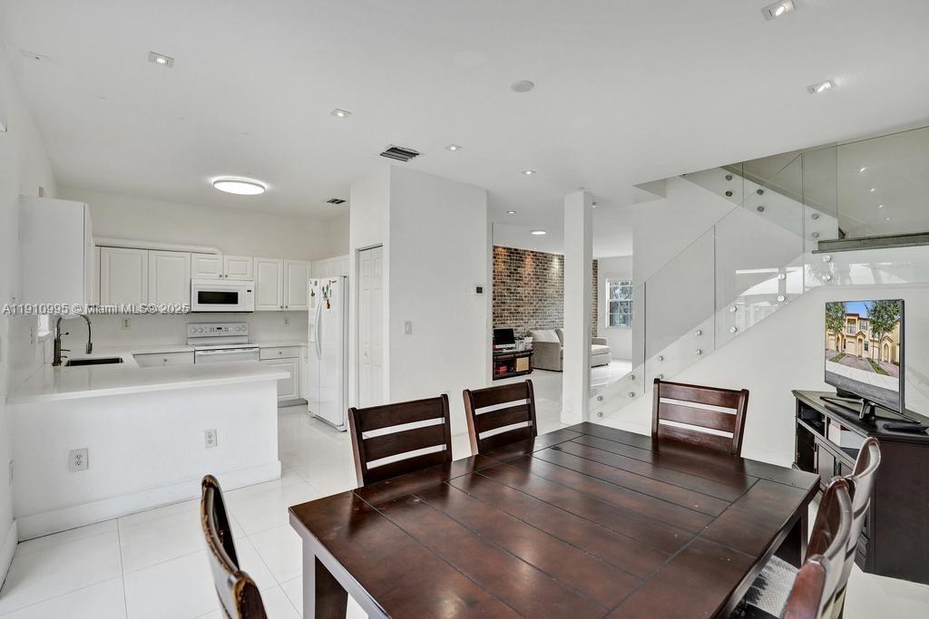 COURTS AT TUSCANY WEST - Residential