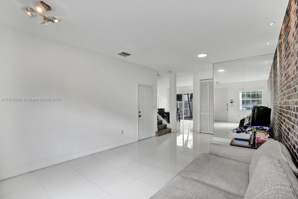 COURTS AT TUSCANY WEST - Residential