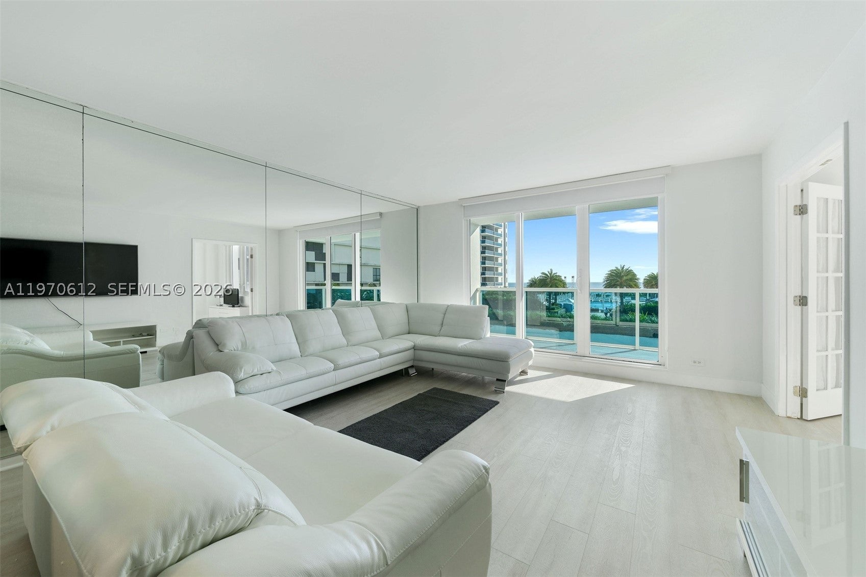 2301 Collins Ave 338