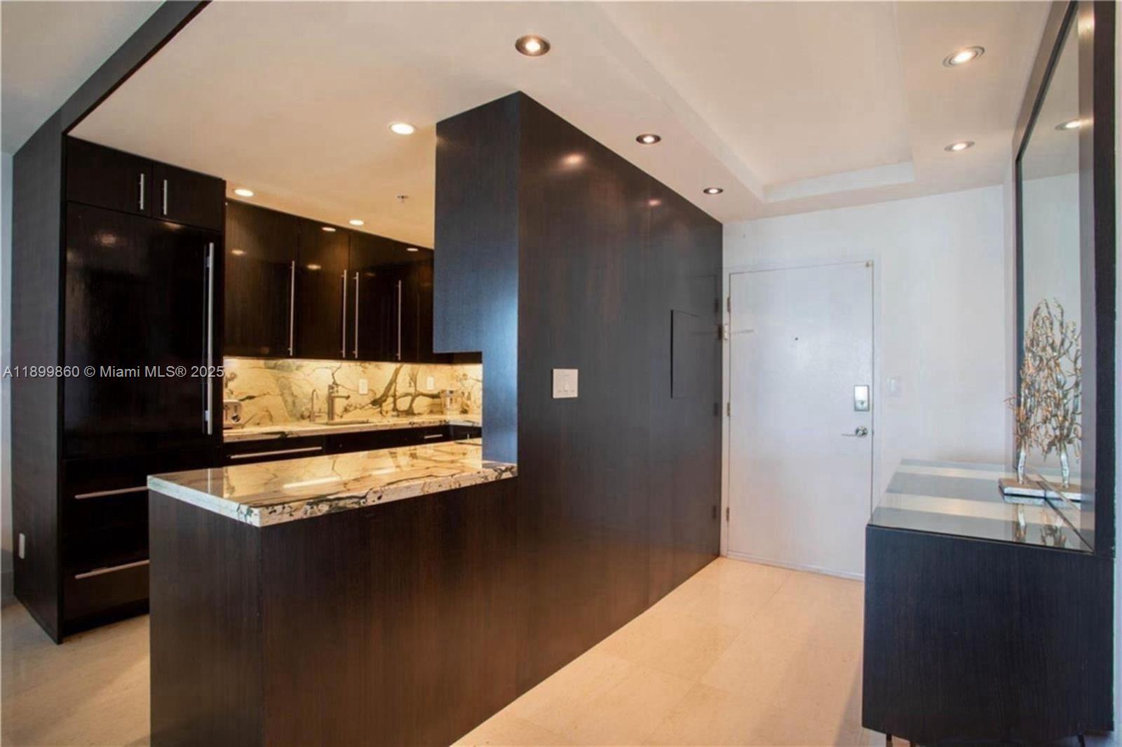 THE DECOPLAGE CONDO - Residential