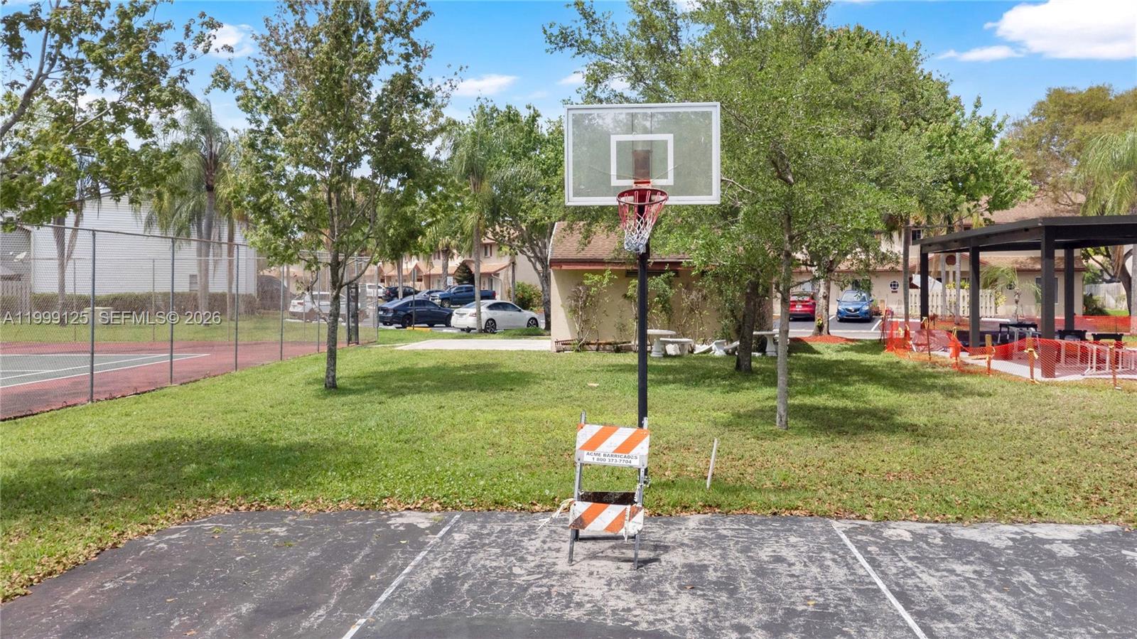 NOB HILL AT WELLEBY CONDO - Residential