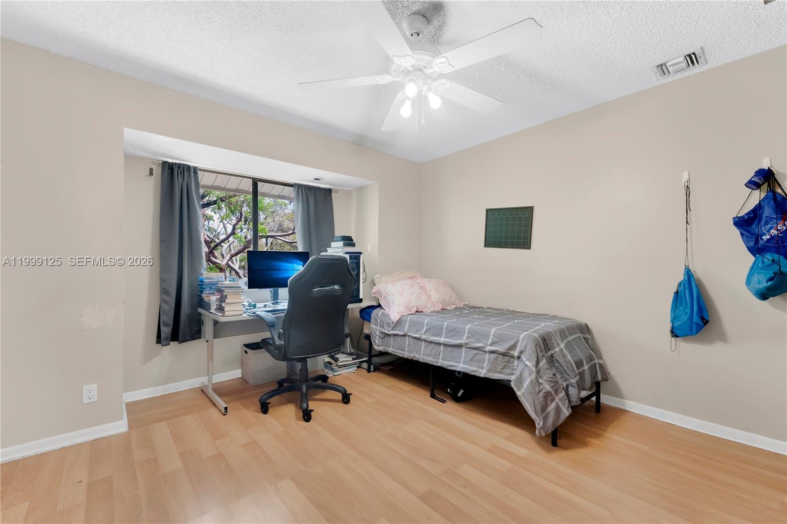 NOB HILL AT WELLEBY CONDO - Residential