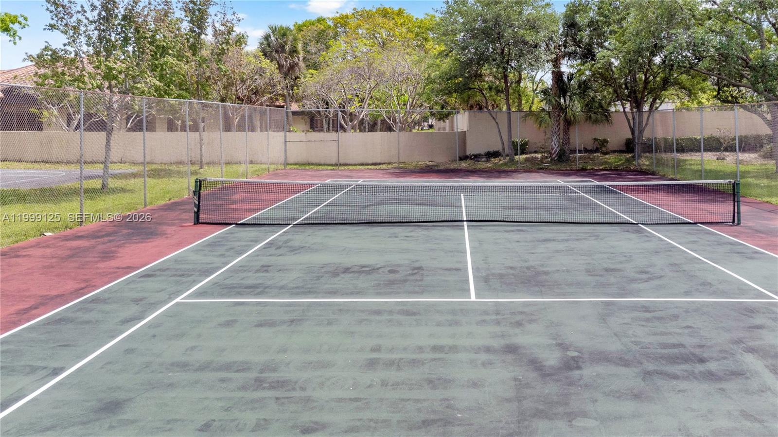 NOB HILL AT WELLEBY CONDO - Residential