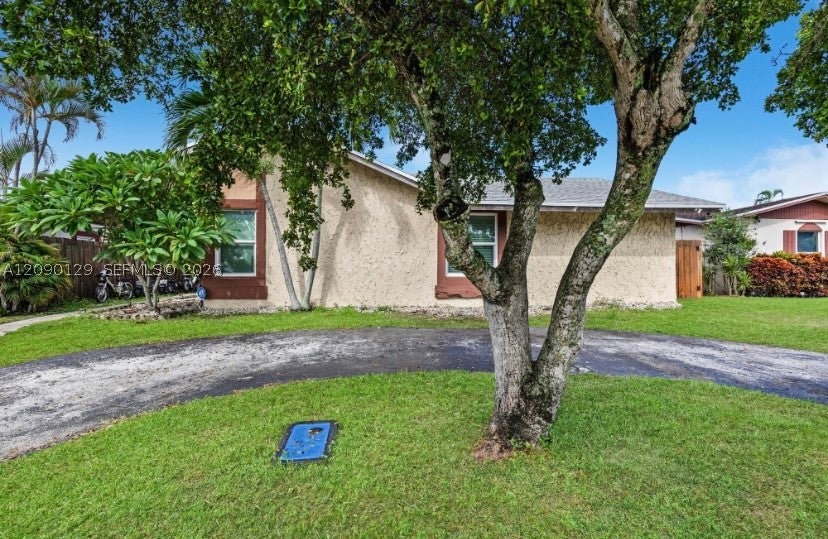 281 SW 83rd Ave