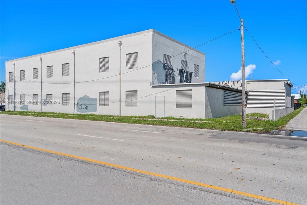 Photo of 2040 Liberty St, Hollywood, FL 33020 (MLS # A12019293)