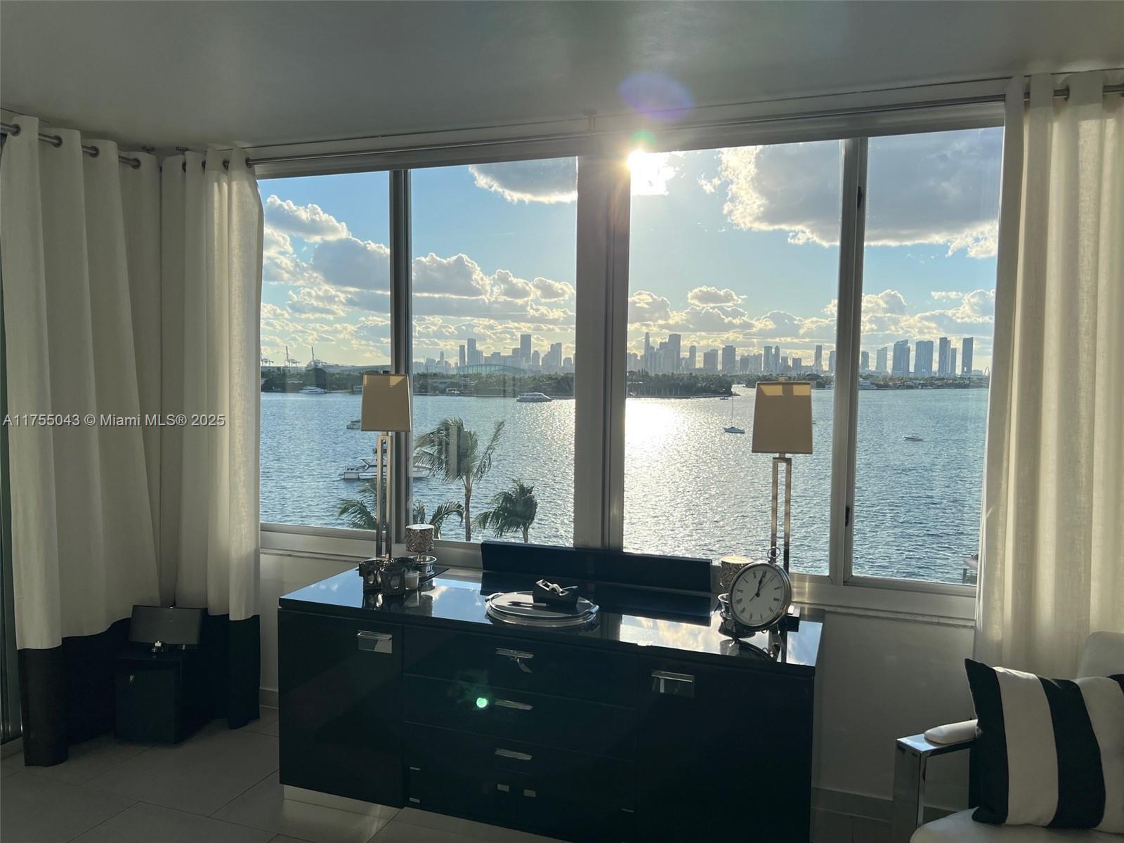 1200 West Ave 706