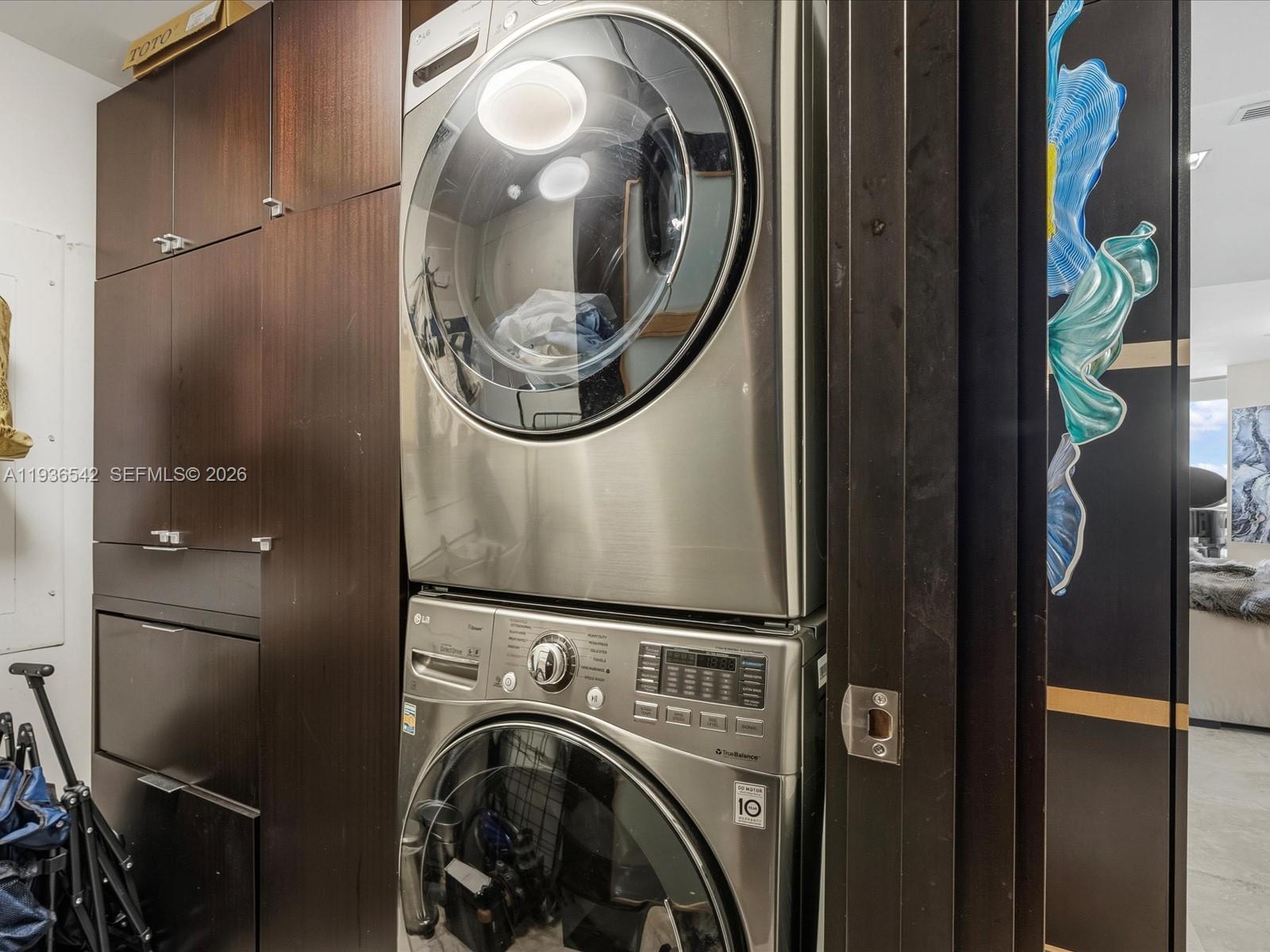 TRUMP ROYALE CONDO - Residential