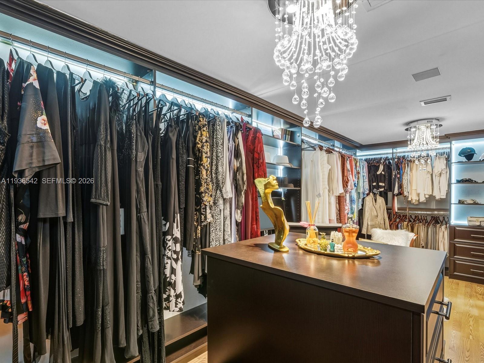 TRUMP ROYALE CONDO - Residential