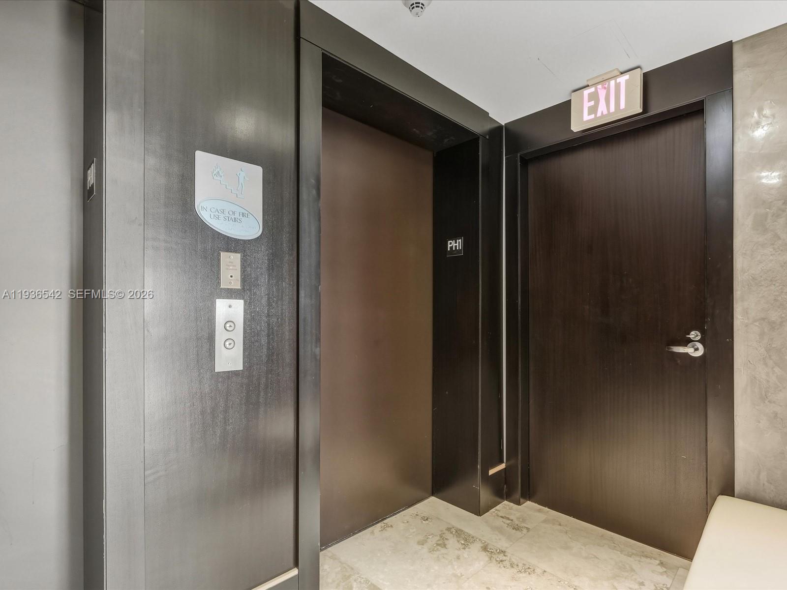 TRUMP ROYALE CONDO - Residential