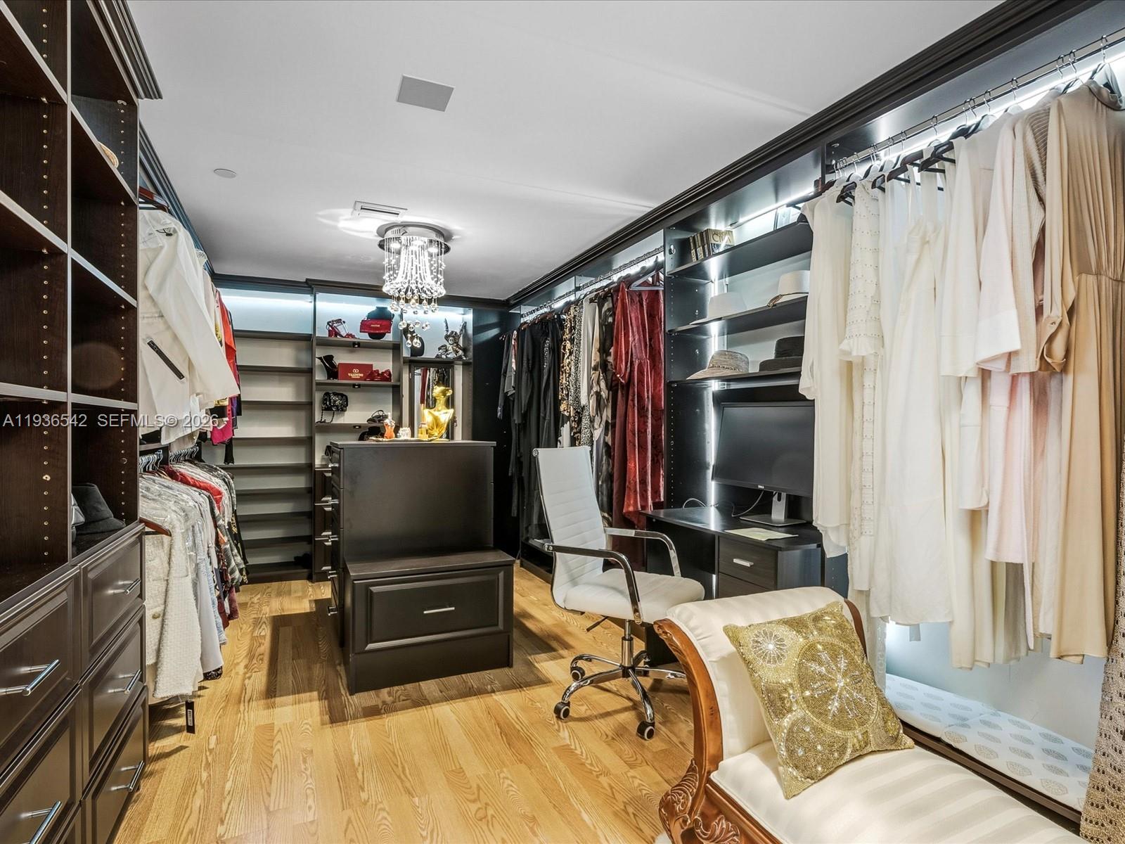 TRUMP ROYALE CONDO - Residential