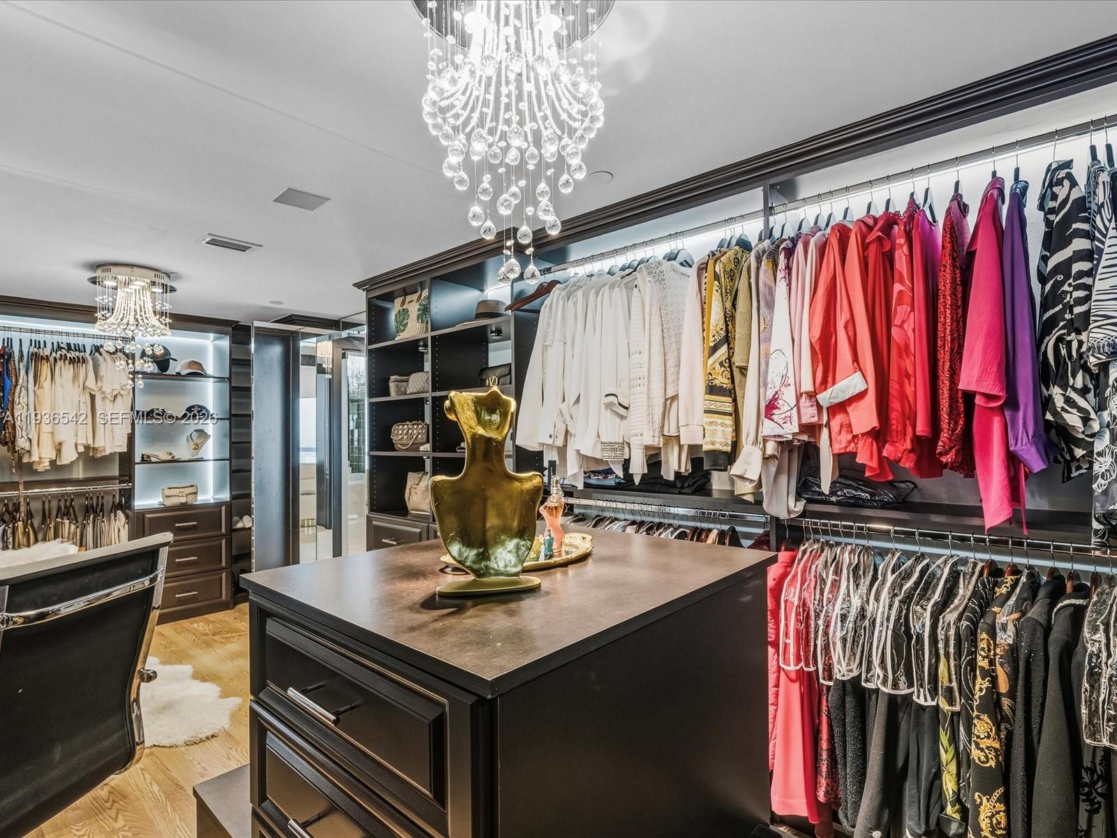 TRUMP ROYALE CONDO - Residential