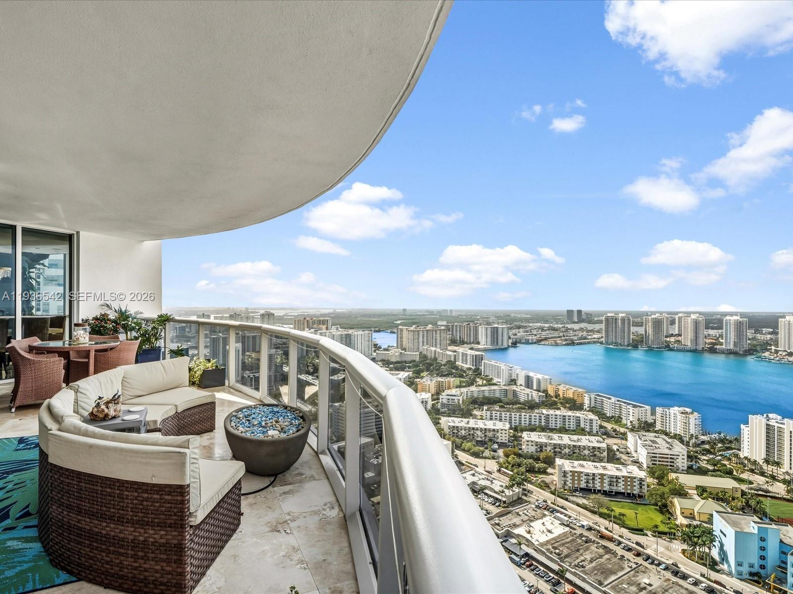 TRUMP ROYALE CONDO - Residential