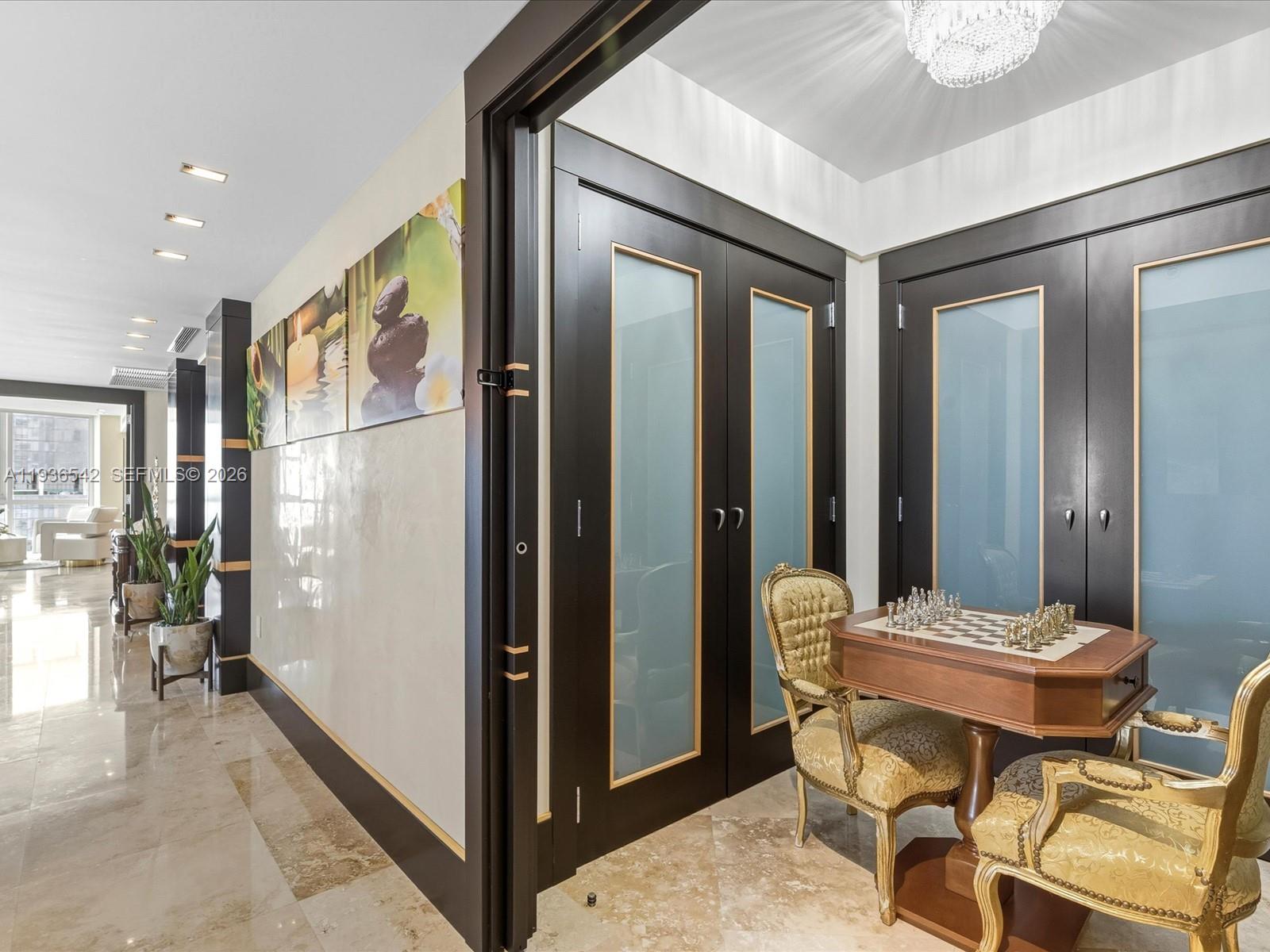 TRUMP ROYALE CONDO - Residential