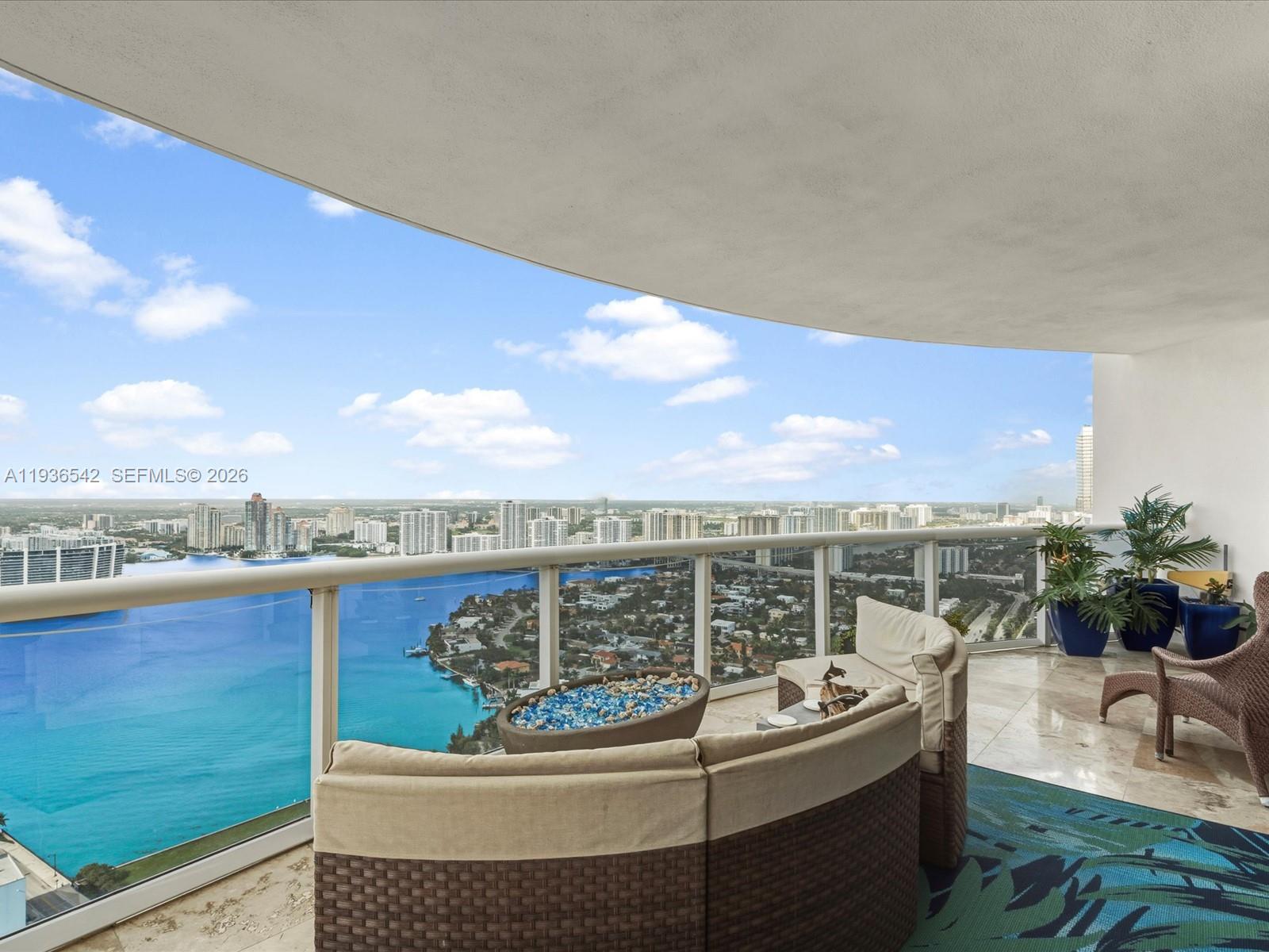 TRUMP ROYALE CONDO - Residential