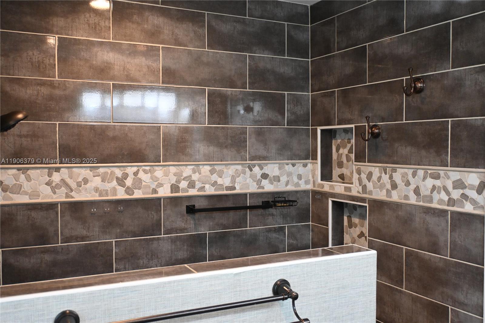 SUGAR POND MANOR OF WELLI - Residential Lease