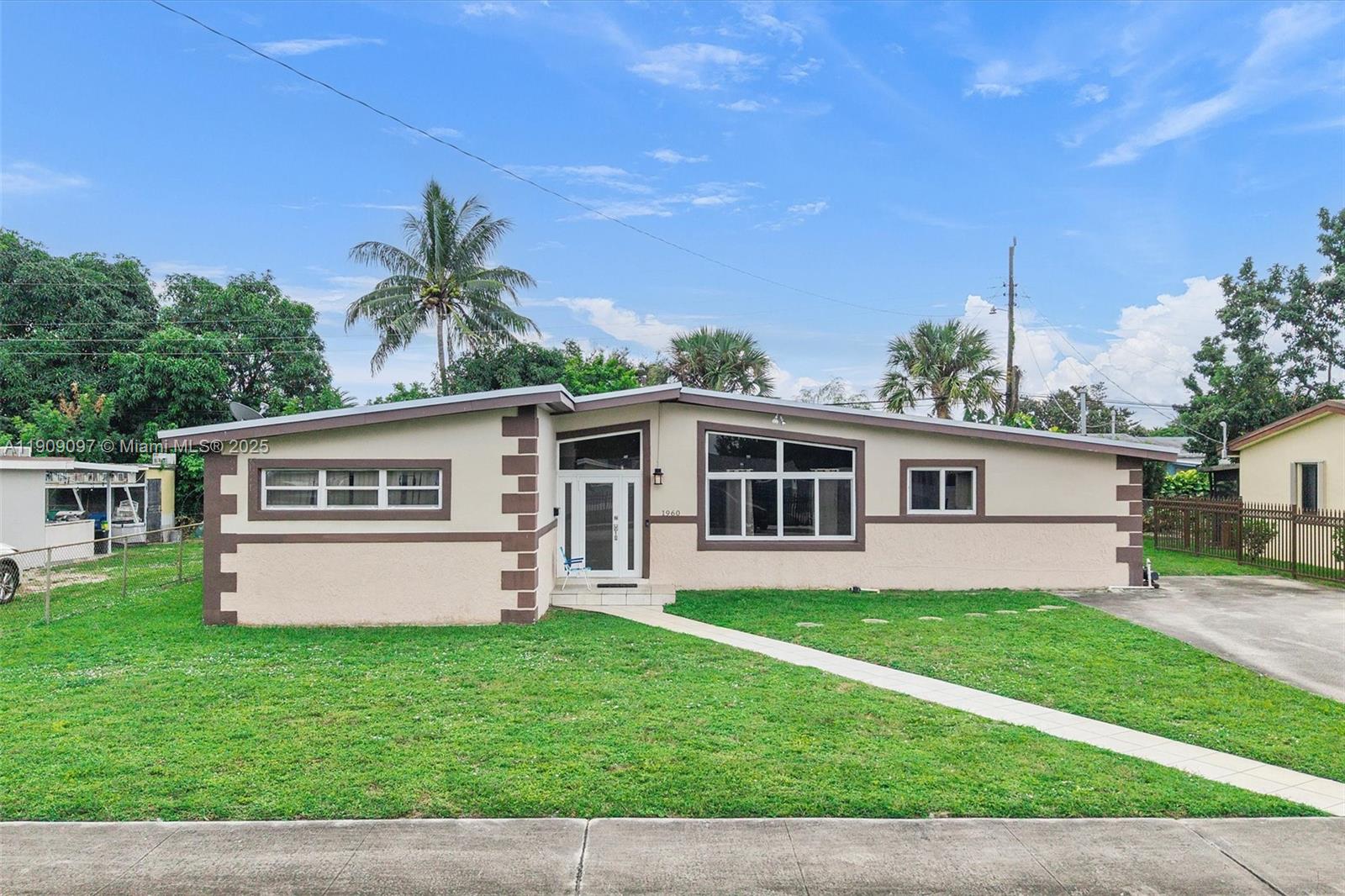 FLEETWOOD GARDENS SEC 1 - Residential